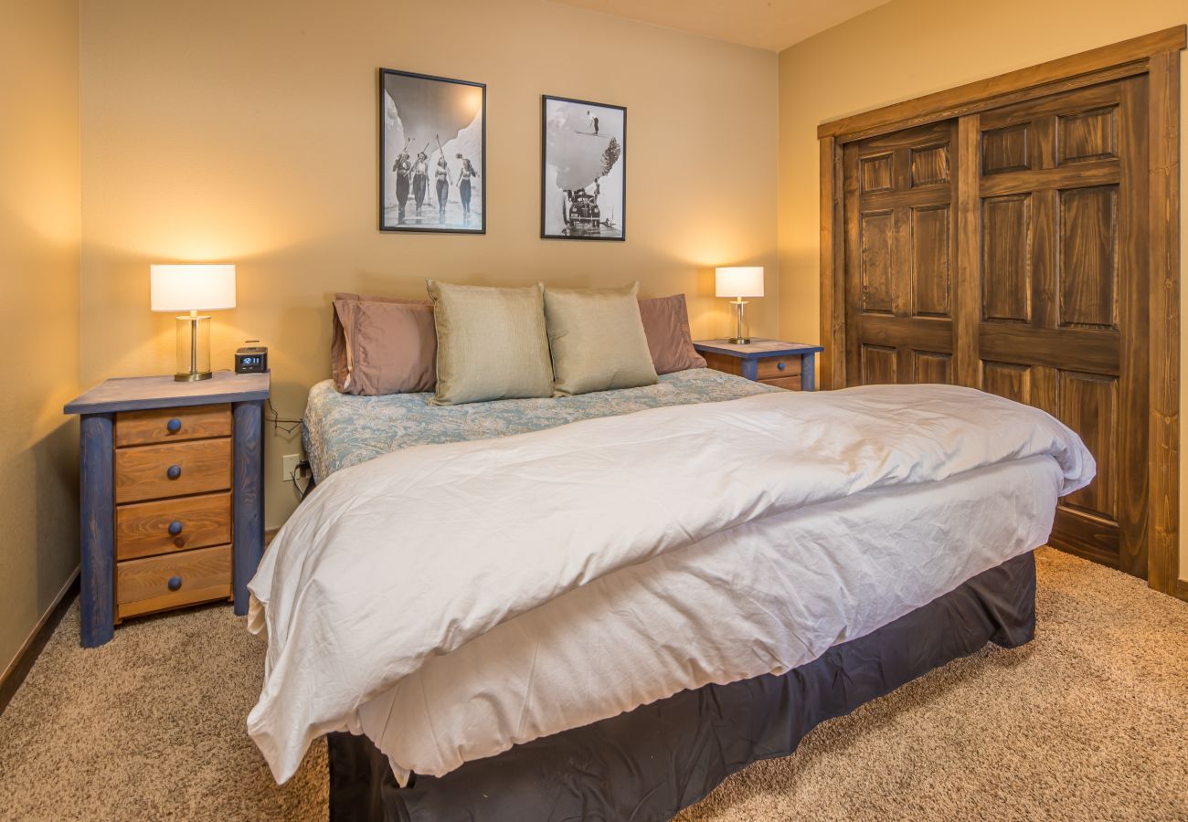 Townhouse in Big Sky - Beautiful 3-Bedroom Big Sky Retreat