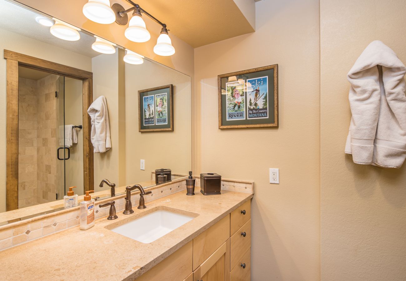 Townhouse in Big Sky - Beautiful 3-Bedroom Big Sky Retreat