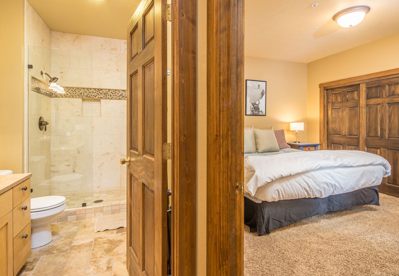 Townhouse in Big Sky - Beautiful 3-Bedroom Big Sky Retreat