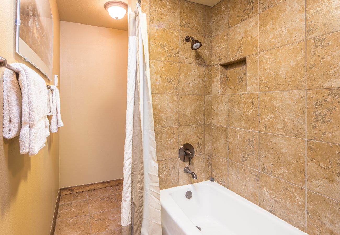Townhouse in Big Sky - Beautiful 3-Bedroom Big Sky Retreat