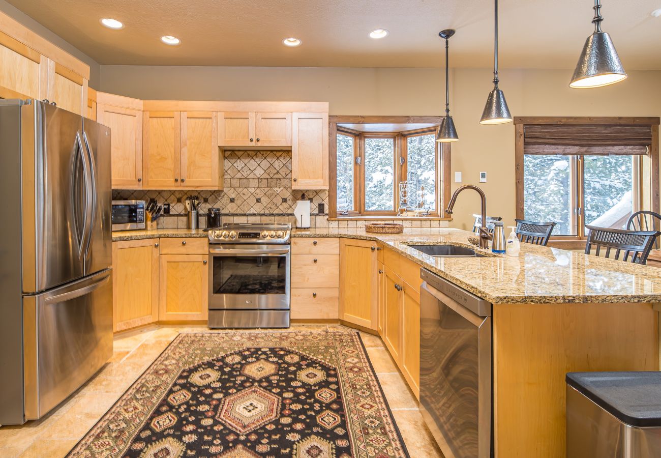 Townhouse in Big Sky - Beautiful 3-Bedroom Big Sky Retreat