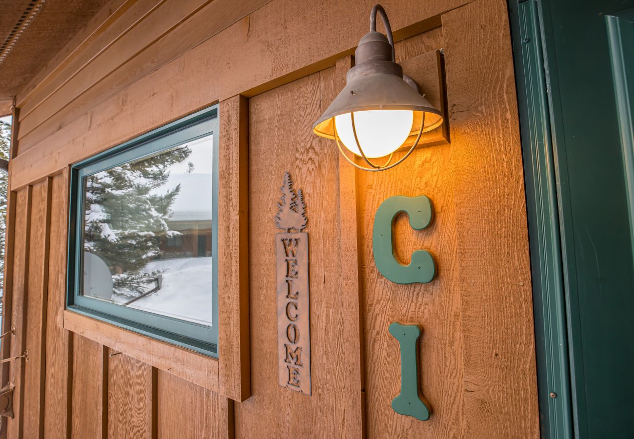 Townhouse in Big Sky - Beautiful 3-Bedroom Big Sky Retreat