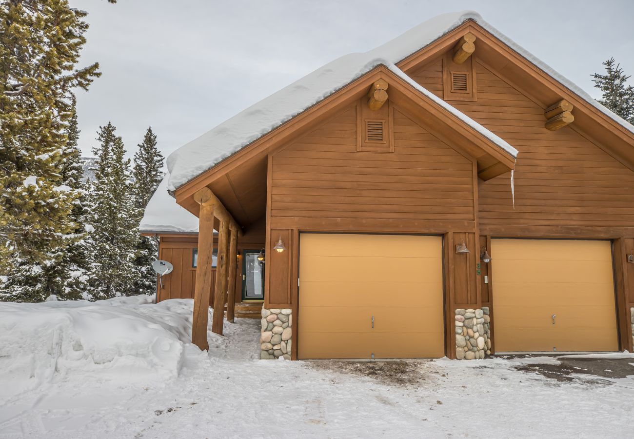 Townhouse in Big Sky - Beautiful 3-Bedroom Big Sky Retreat
