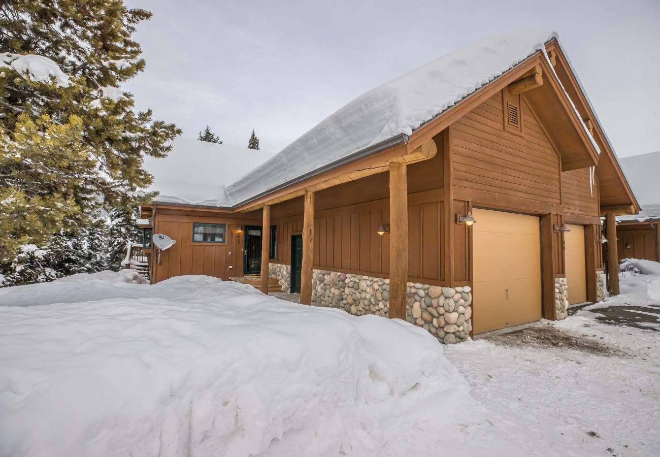 Townhouse in Big Sky - Beautiful 3-Bedroom Big Sky Retreat