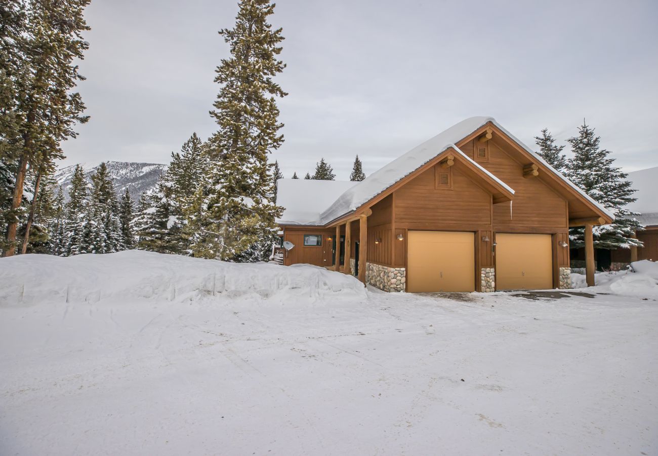 Townhouse in Big Sky - Beautiful 3-Bedroom Big Sky Retreat
