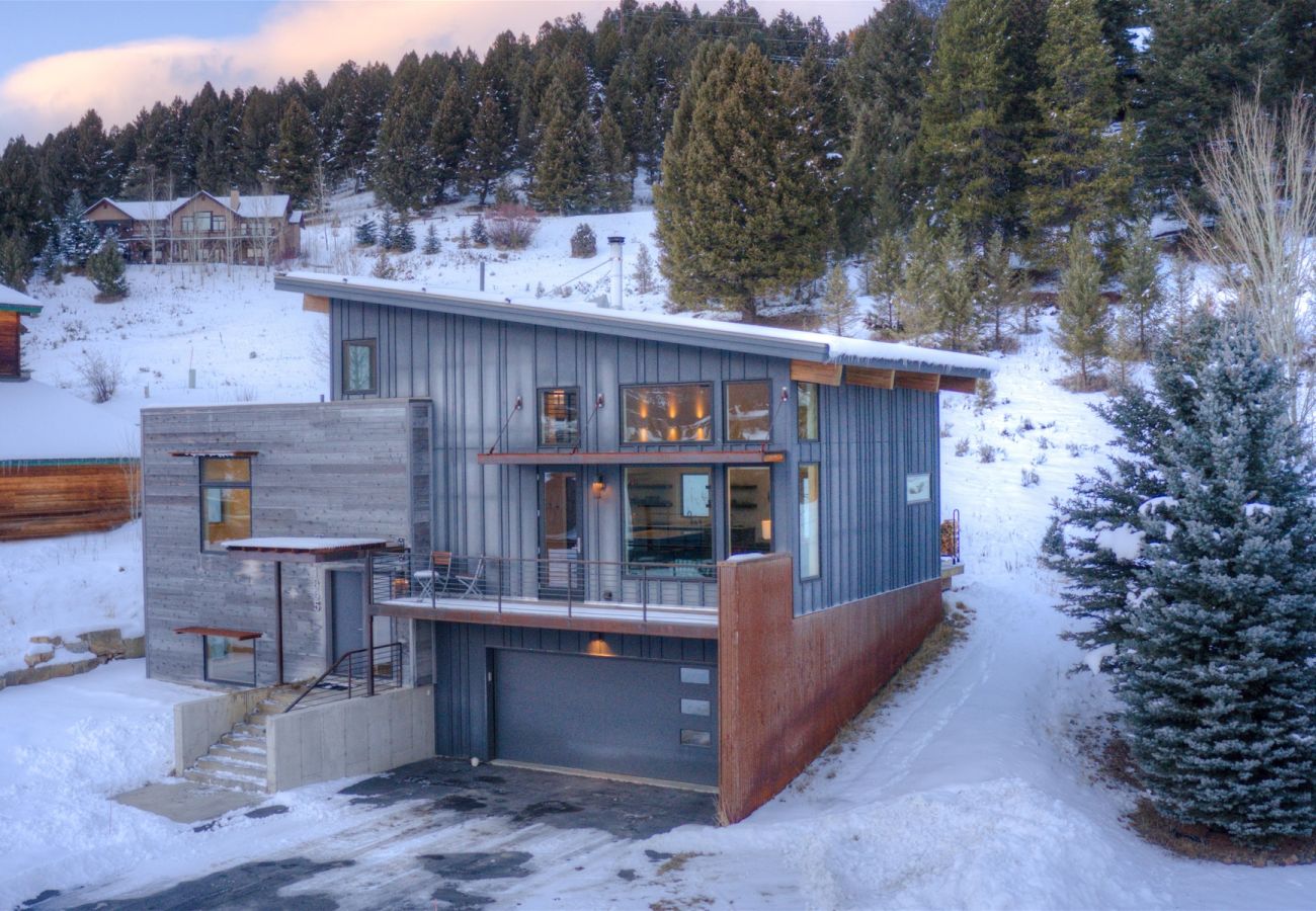 House in Big Sky - Luxury Big Sky Modern Single Family Home