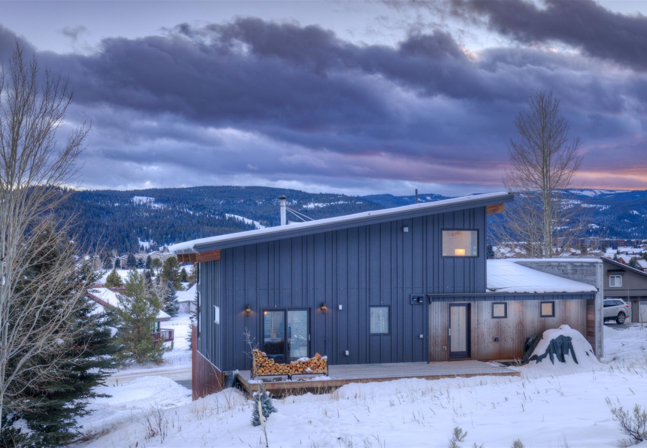 House in Big Sky - Luxury Big Sky Modern Single Family Home