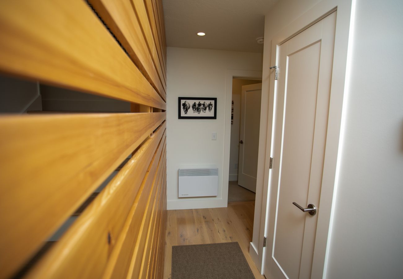 House in Big Sky - Luxury Big Sky Modern Single Family Home