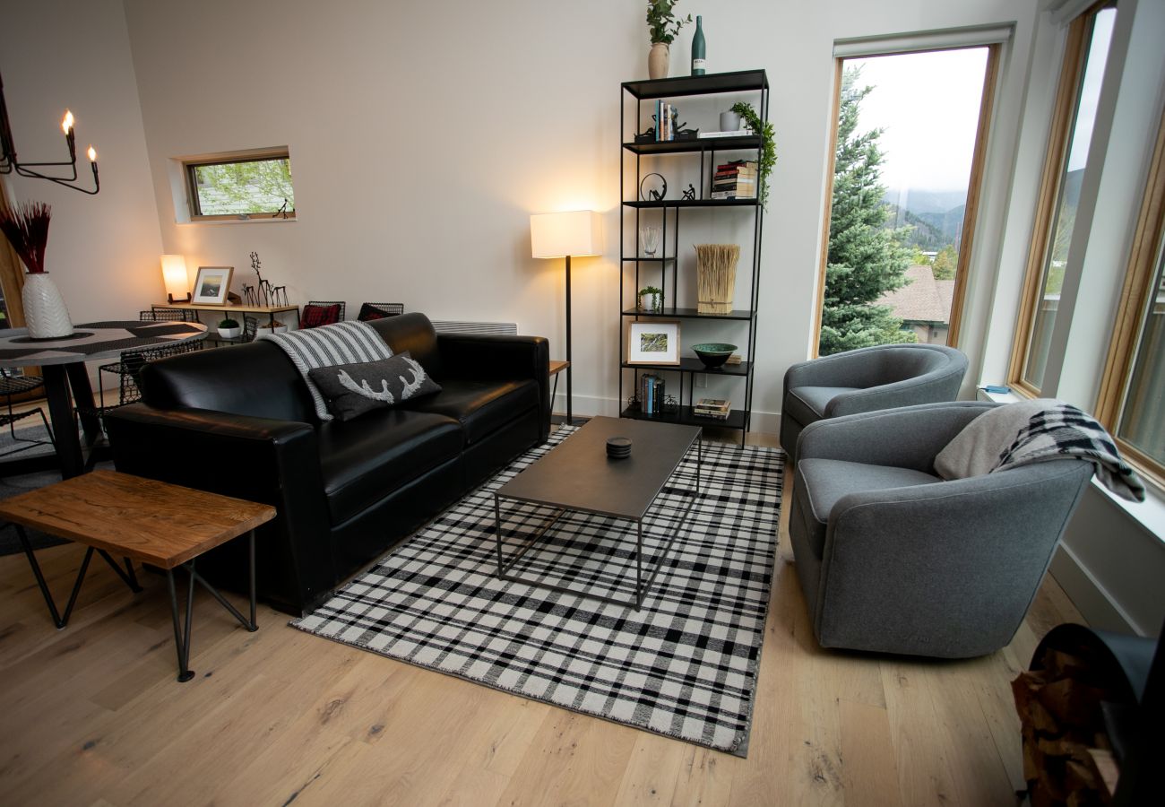 House in Big Sky - Luxury Big Sky Modern Single Family Home