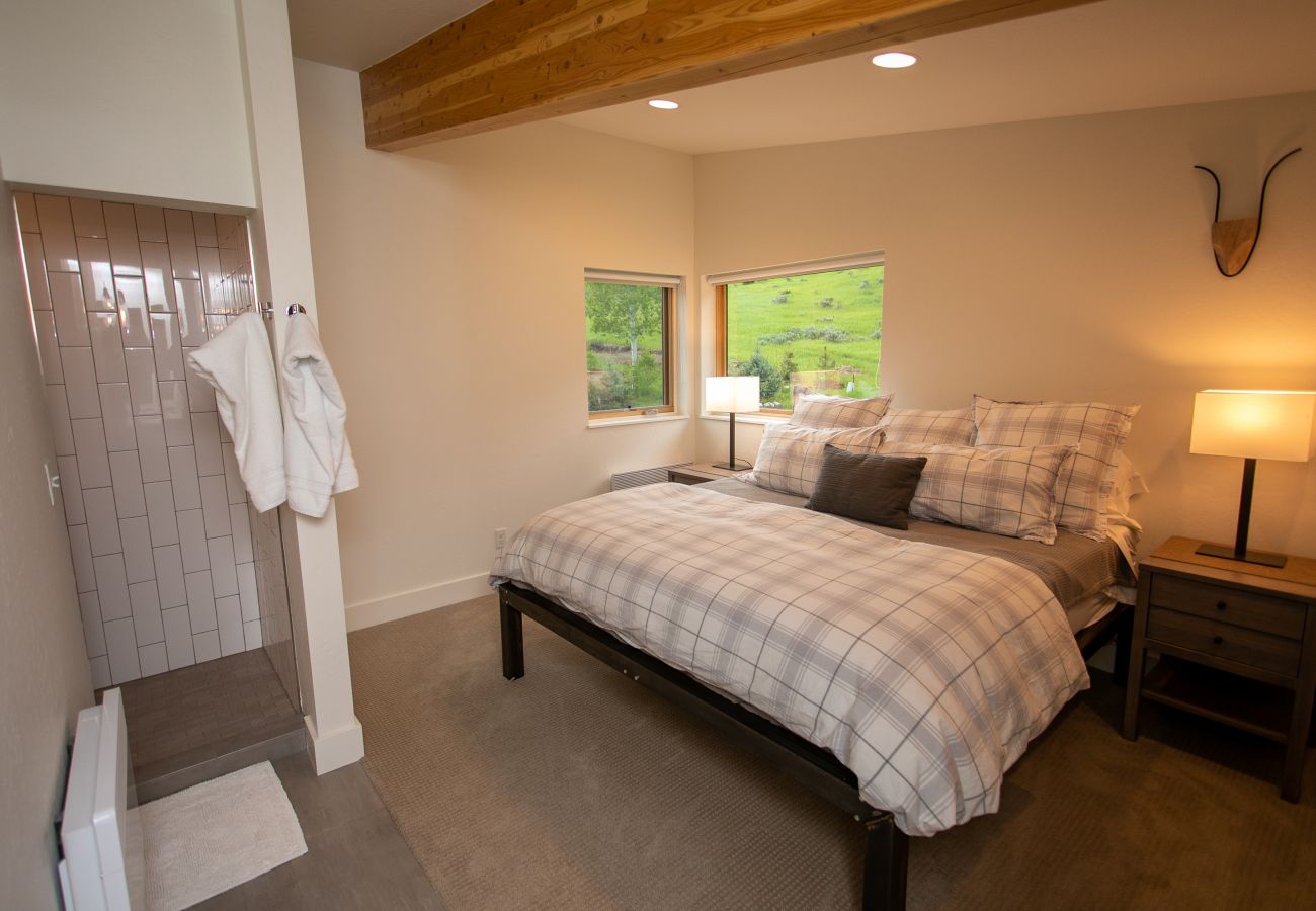 House in Big Sky - Luxury Big Sky Modern Single Family Home