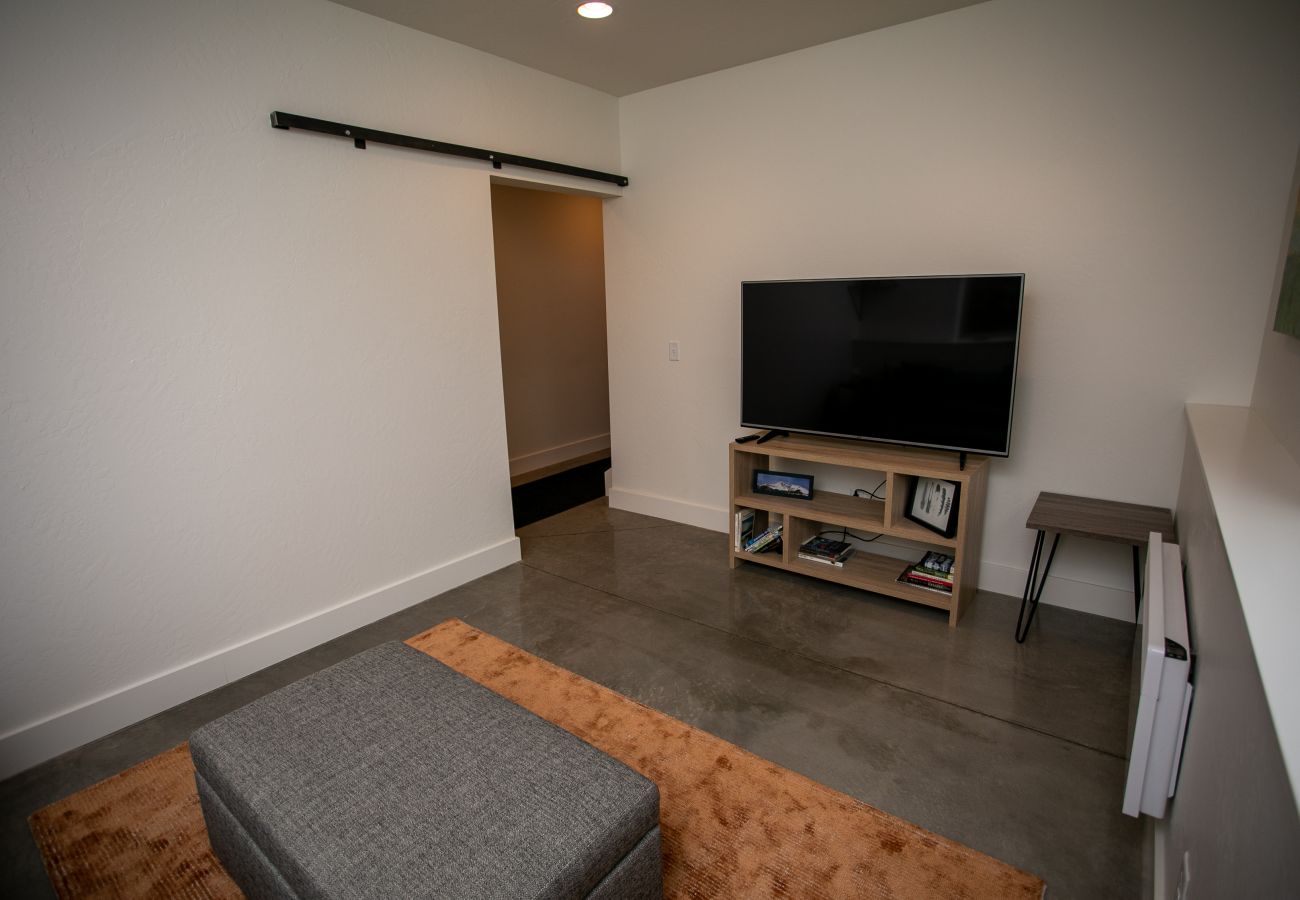 House in Big Sky - Luxury Big Sky Modern Single Family Home