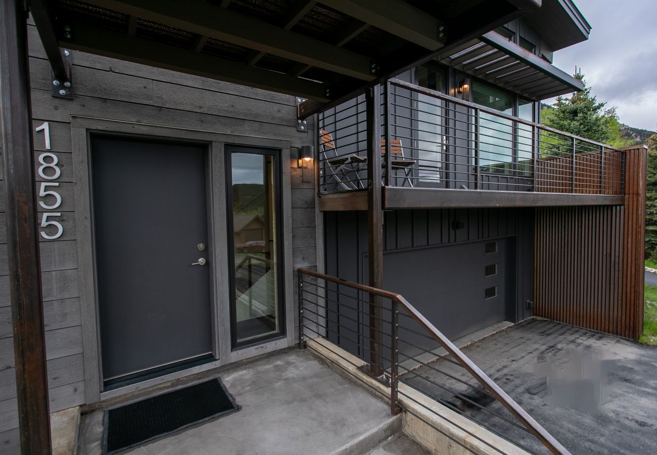 House in Big Sky - Luxury Big Sky Modern Single Family Home