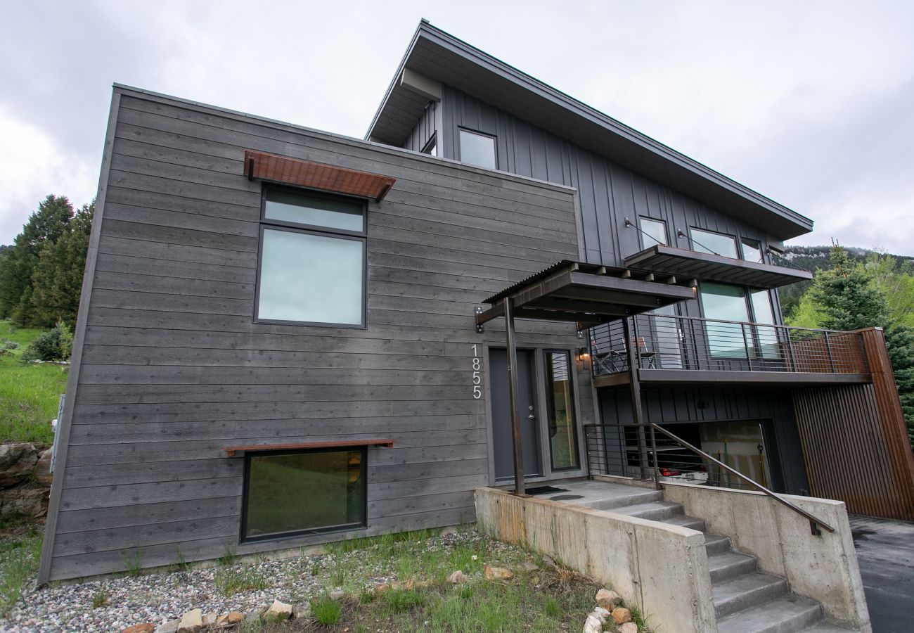 House in Big Sky - Luxury Big Sky Modern Single Family Home
