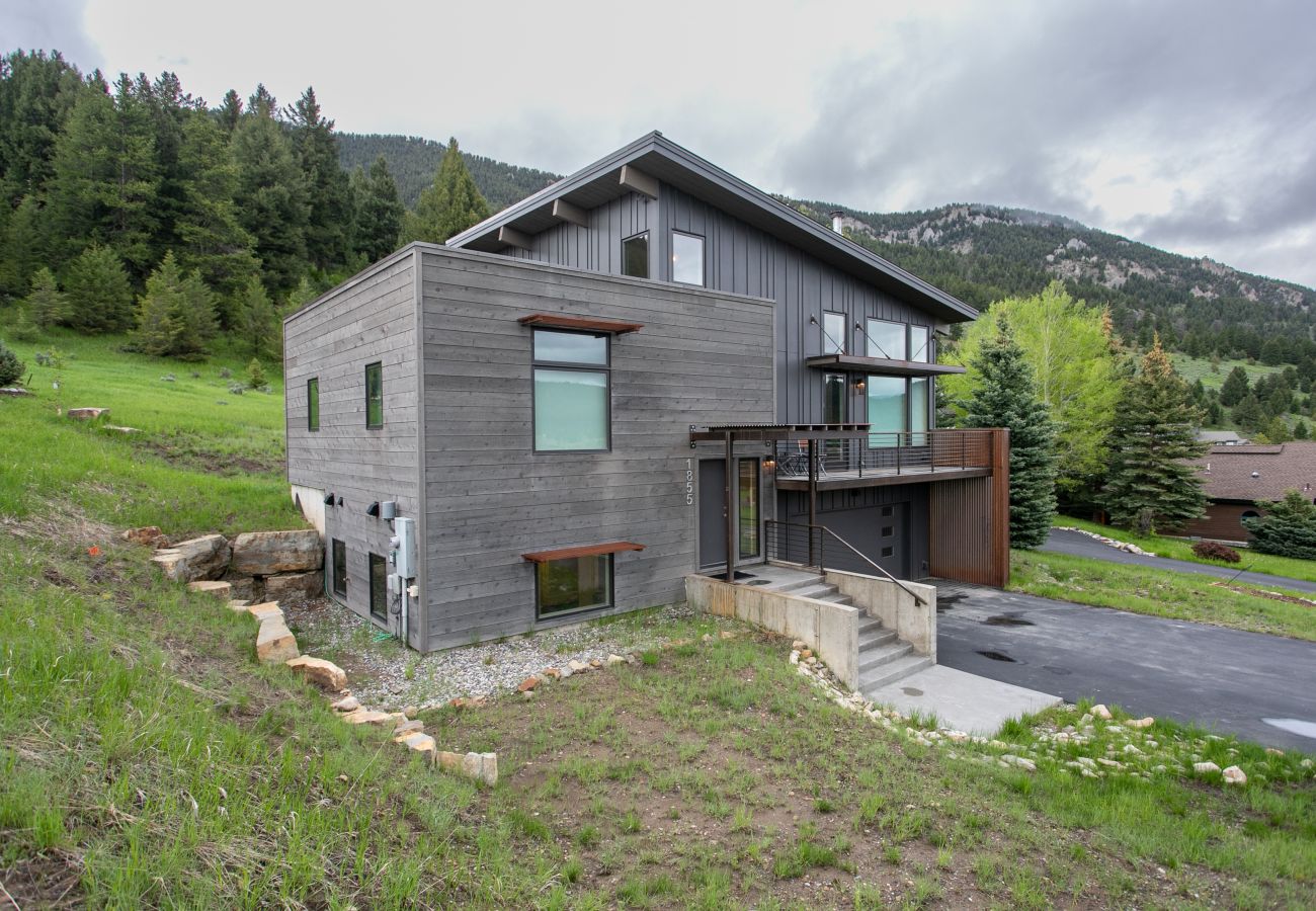 House in Big Sky - Luxury Big Sky Modern Single Family Home