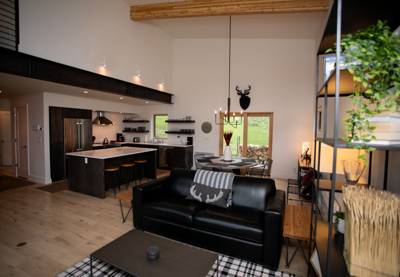 House in Big Sky - Luxury Big Sky Modern Single Family Home