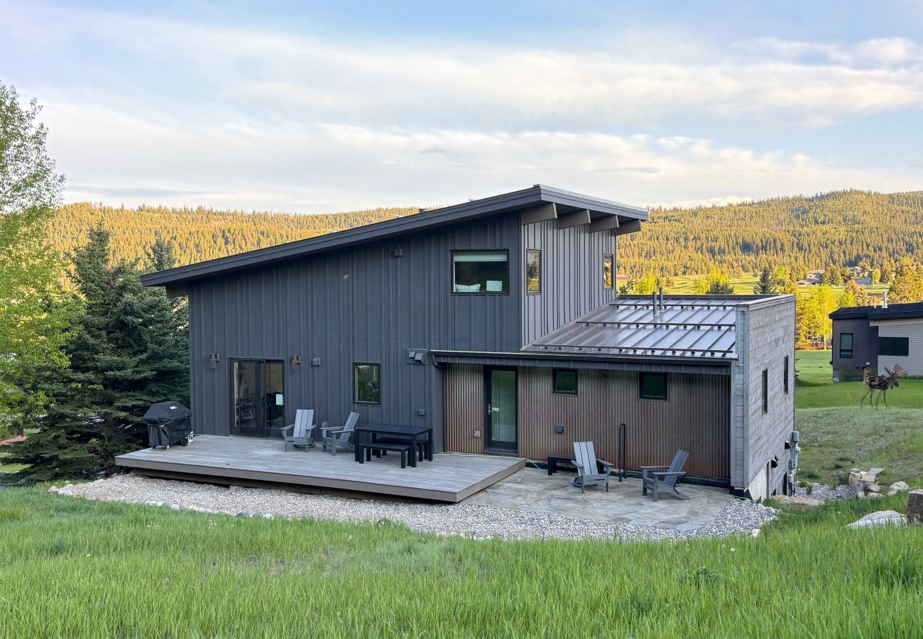 House in Big Sky - Luxury Big Sky Modern Single Family Home