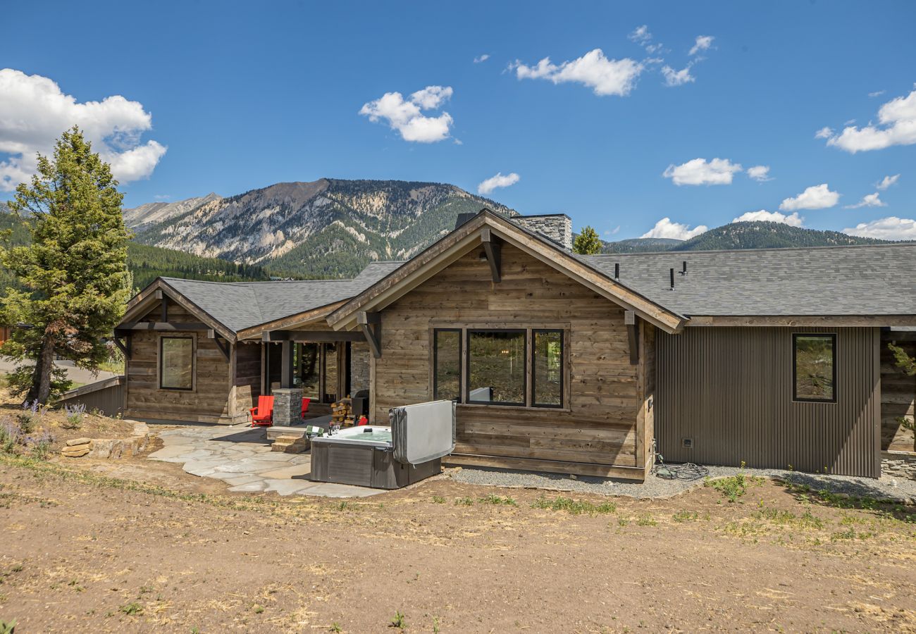 House in Big Sky -  Breathtaking Big Sky Luxury Retreat