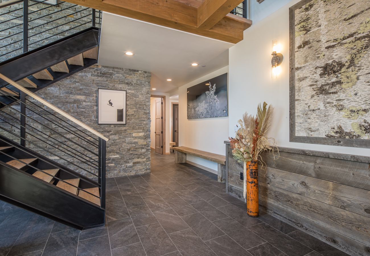 House in Big Sky -  Breathtaking Big Sky Luxury Retreat