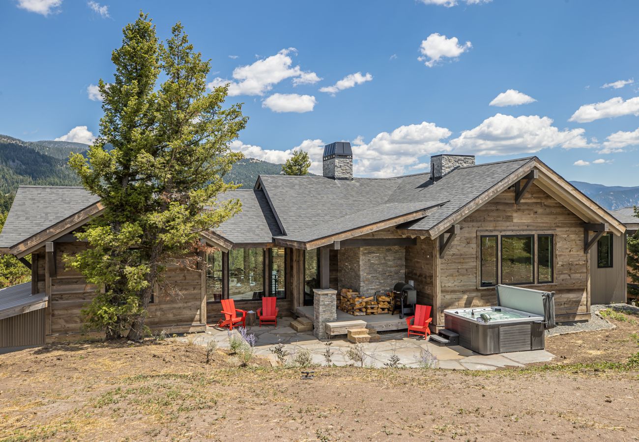 House in Big Sky -  Breathtaking Big Sky Luxury Retreat