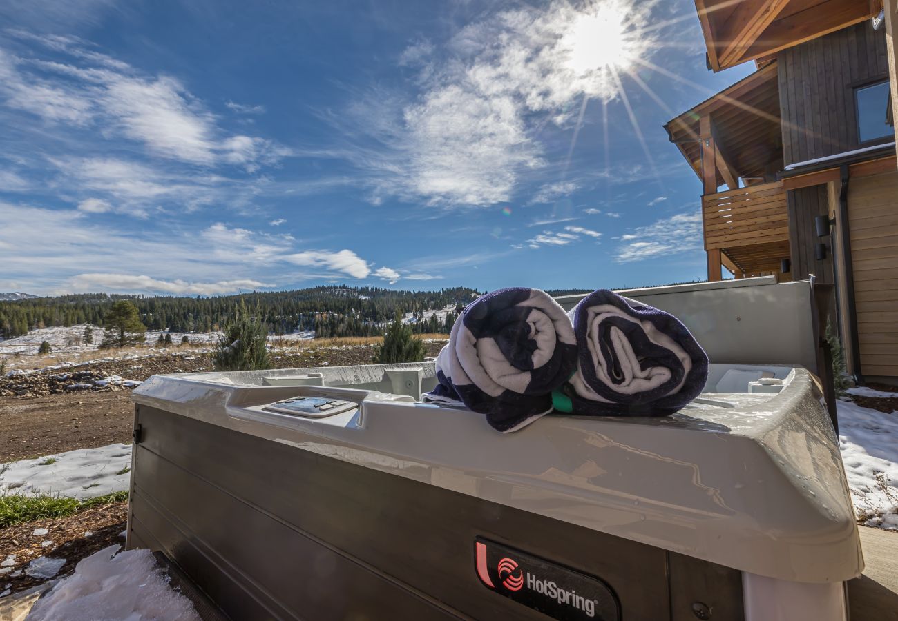 Townhouse in Big Sky - Luxury Townhome in the Heart of Big Sky