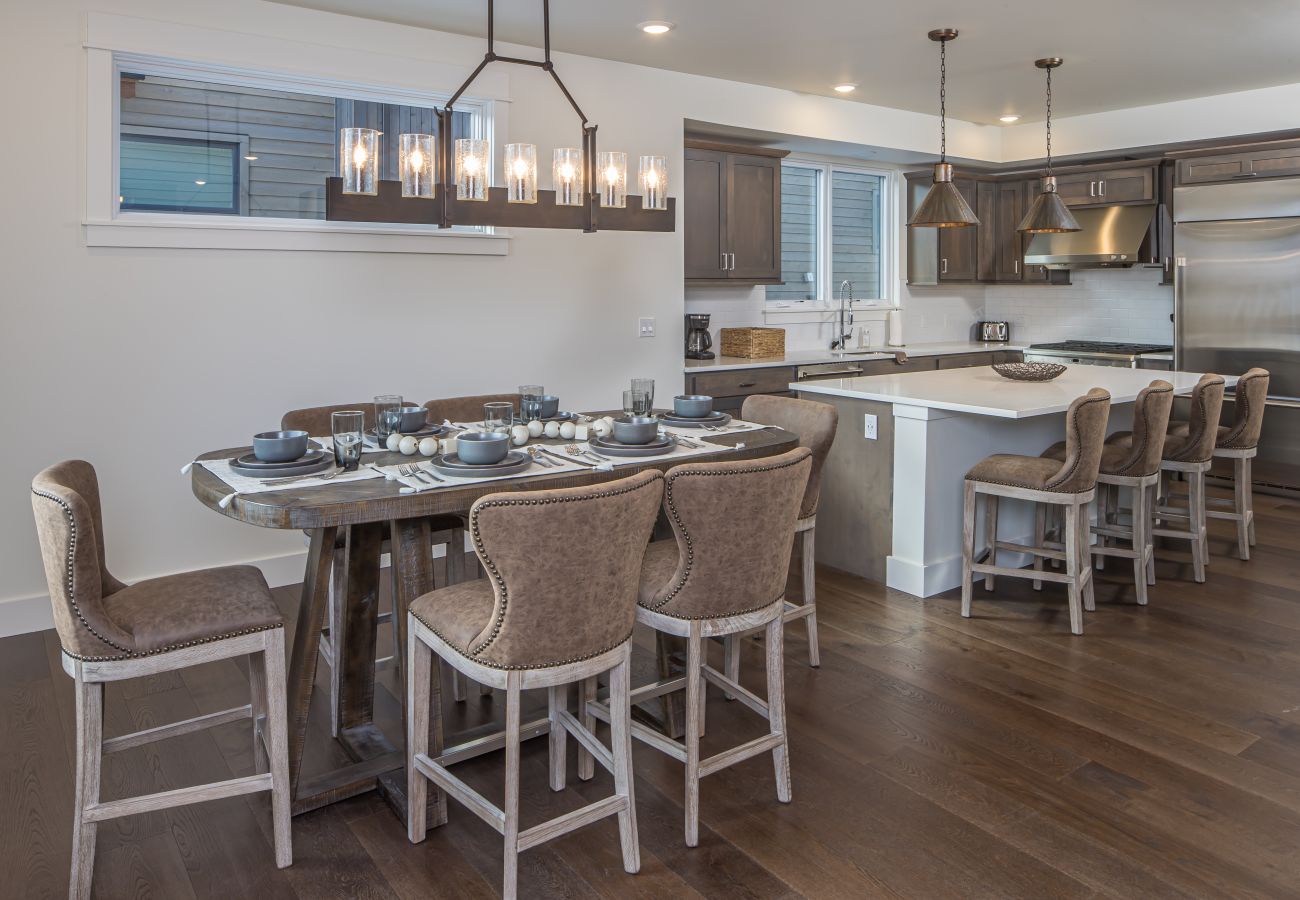 Townhouse in Big Sky - Luxury Townhome in the Heart of Big Sky