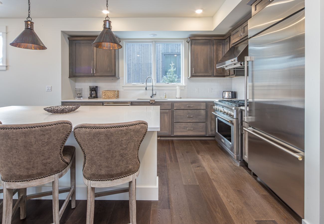 Townhouse in Big Sky - Luxury Townhome in the Heart of Big Sky