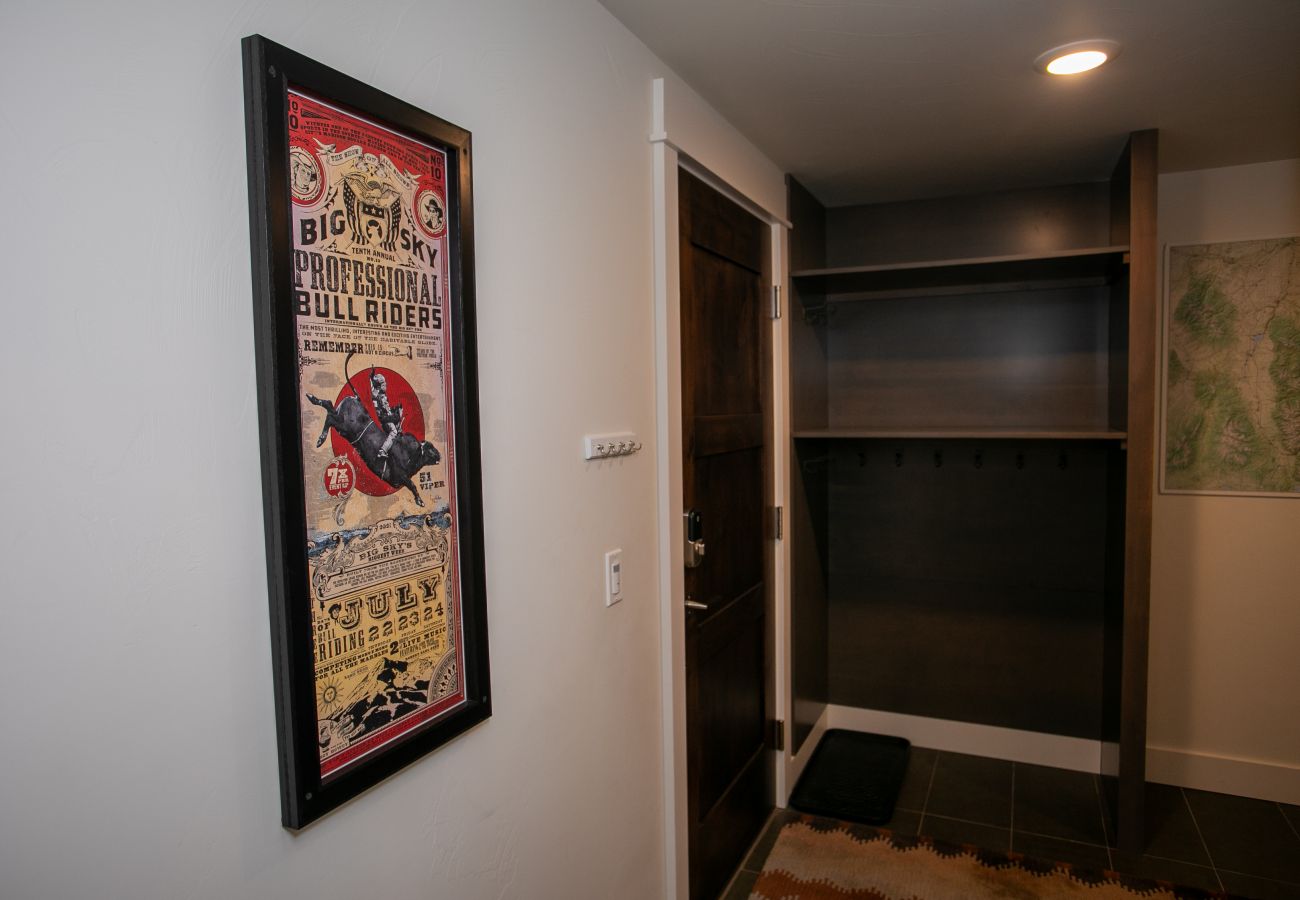 Townhouse in Big Sky - Luxury Townhome in the Heart of Big Sky