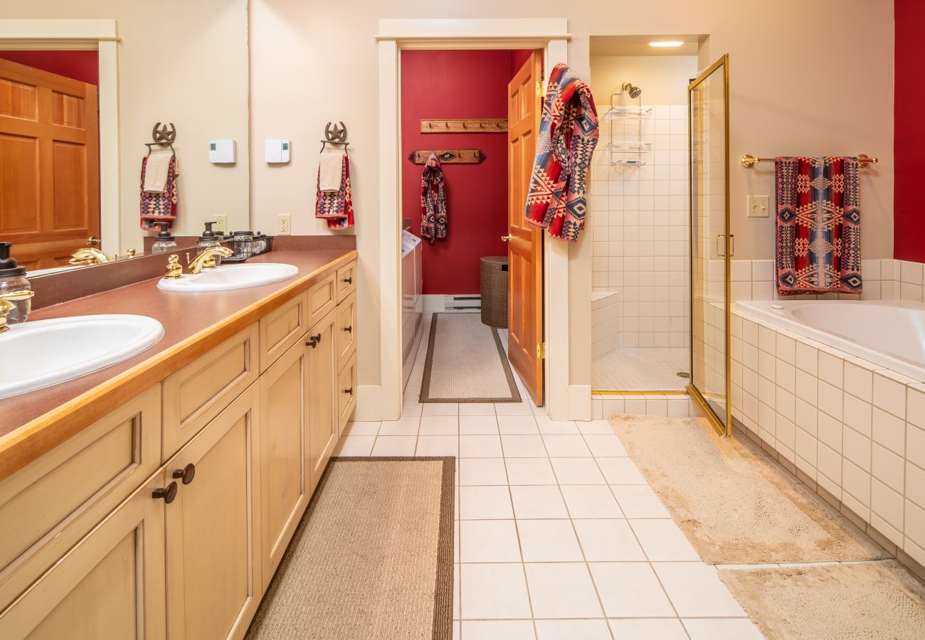 Townhouse in Big Sky - Mountain Modern Townhome 