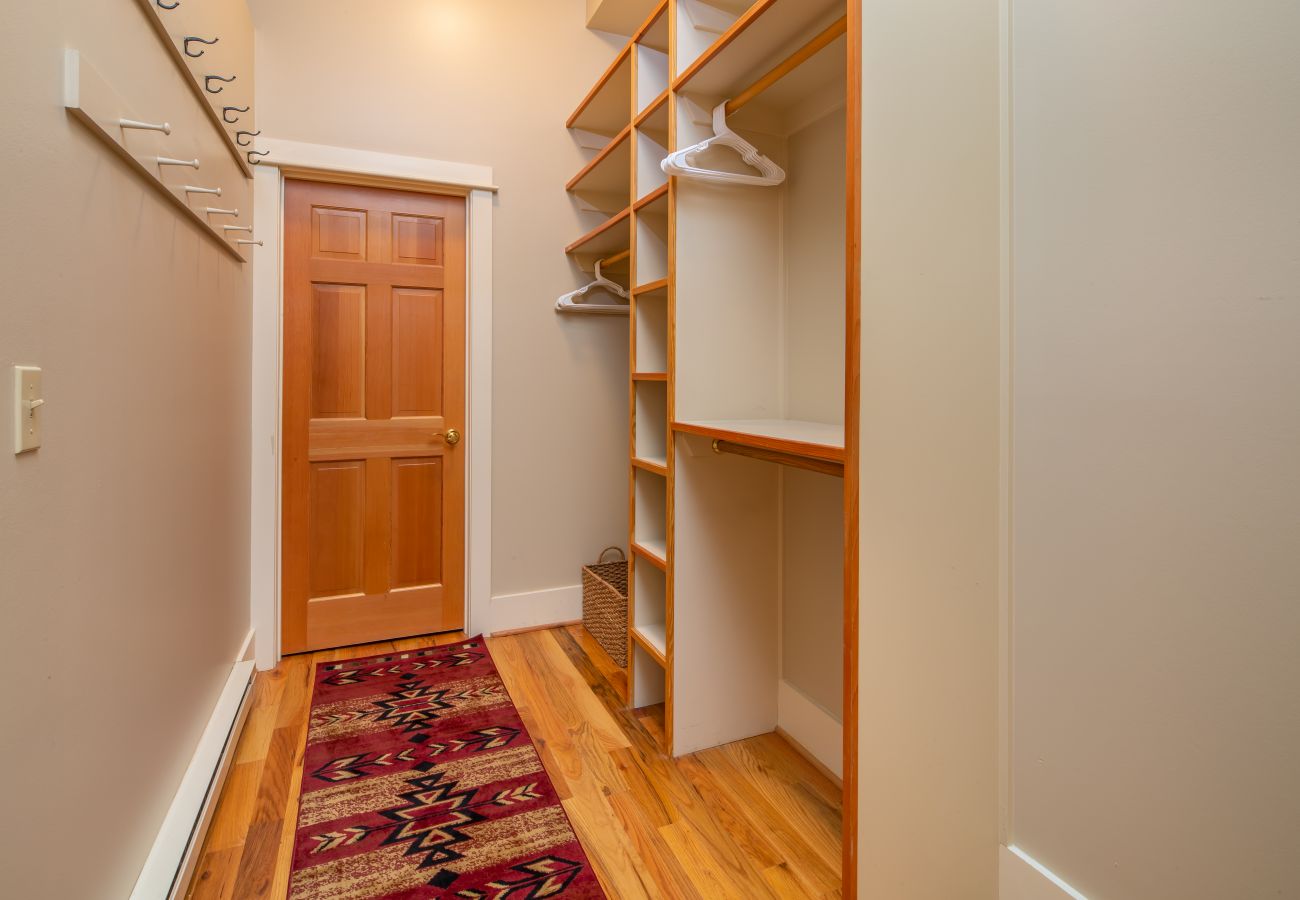 Townhouse in Big Sky - Mountain Modern Townhome 