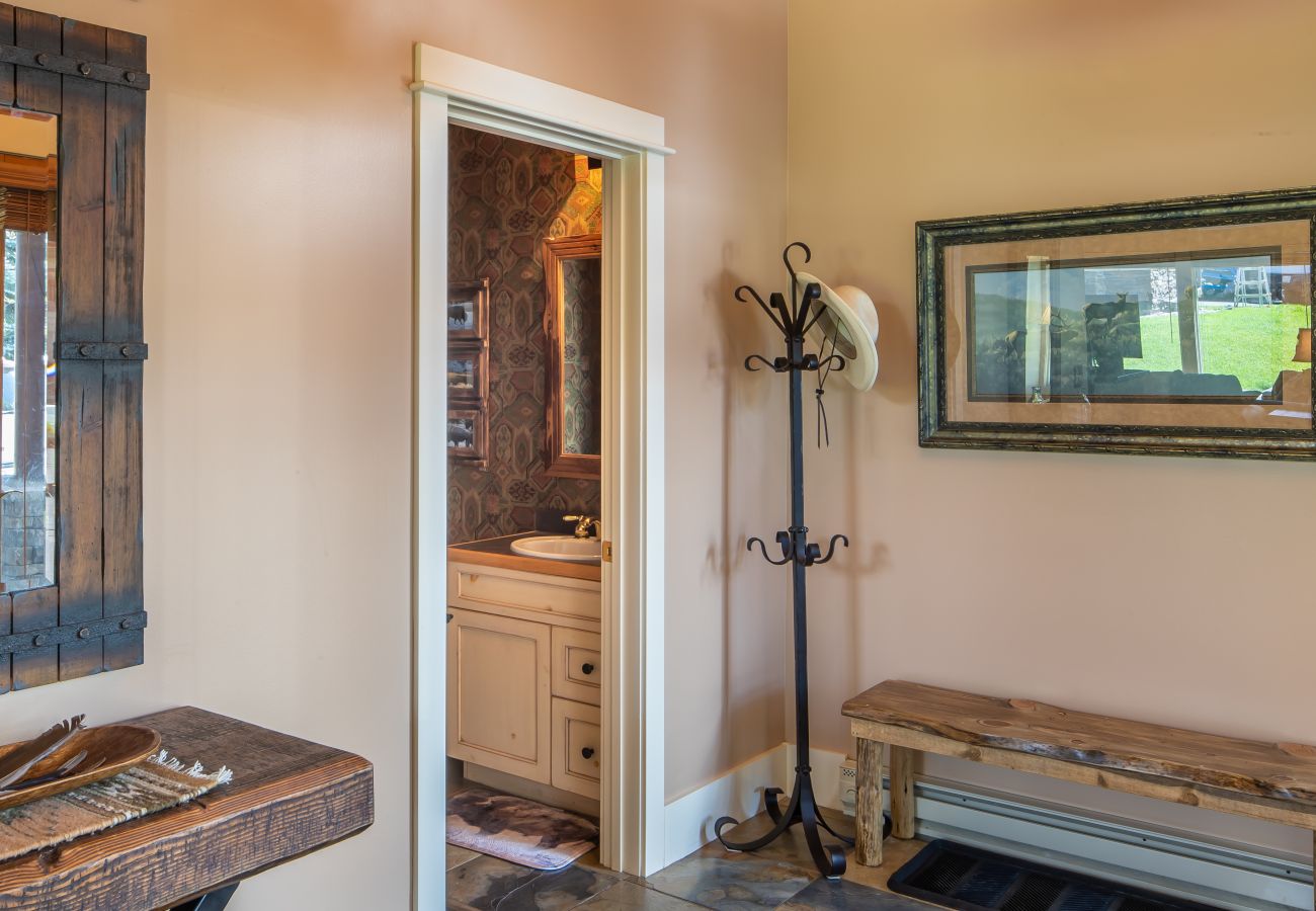 Townhouse in Big Sky - Mountain Modern Townhome 