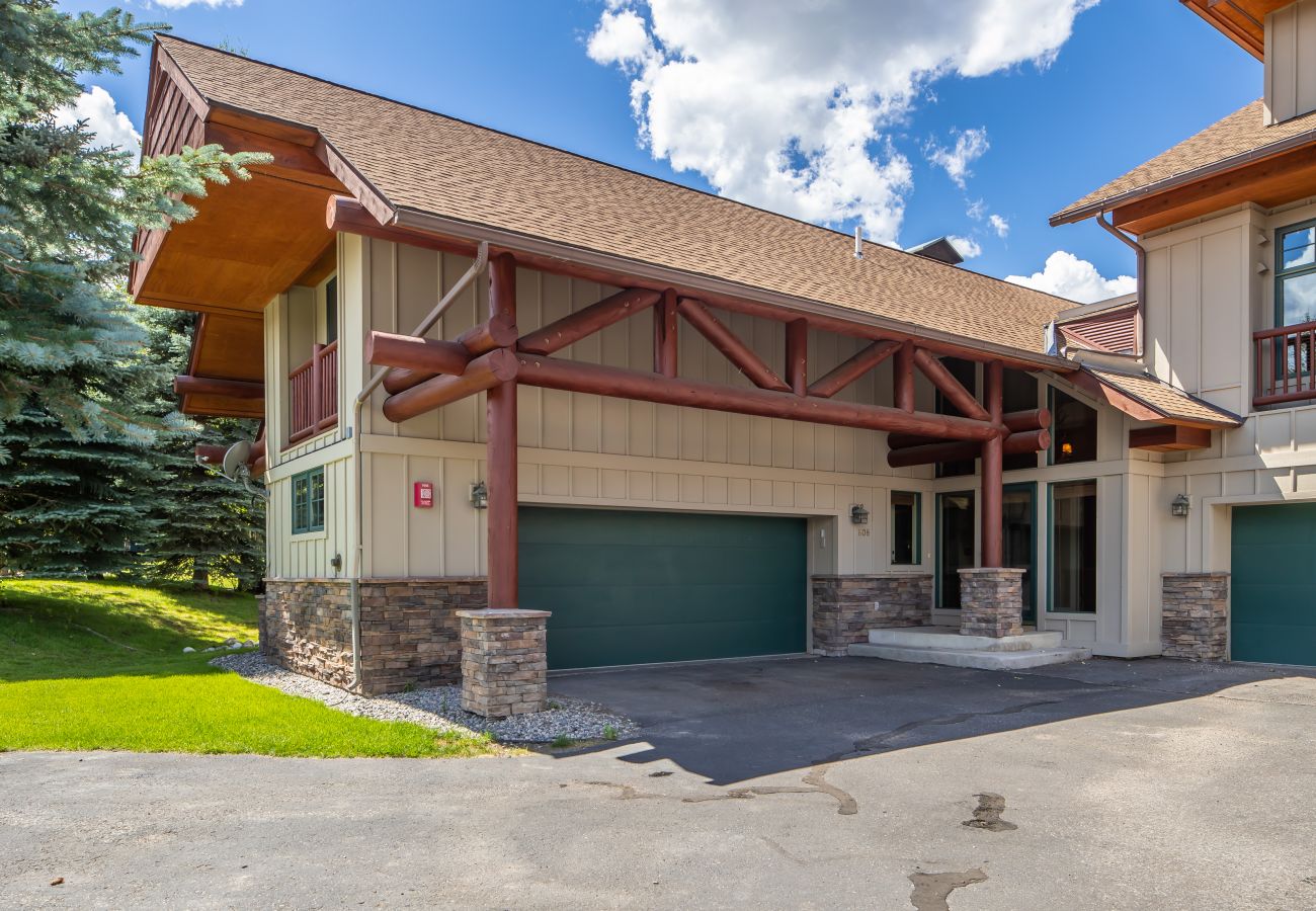 Townhouse in Big Sky - Mountain Modern Townhome 