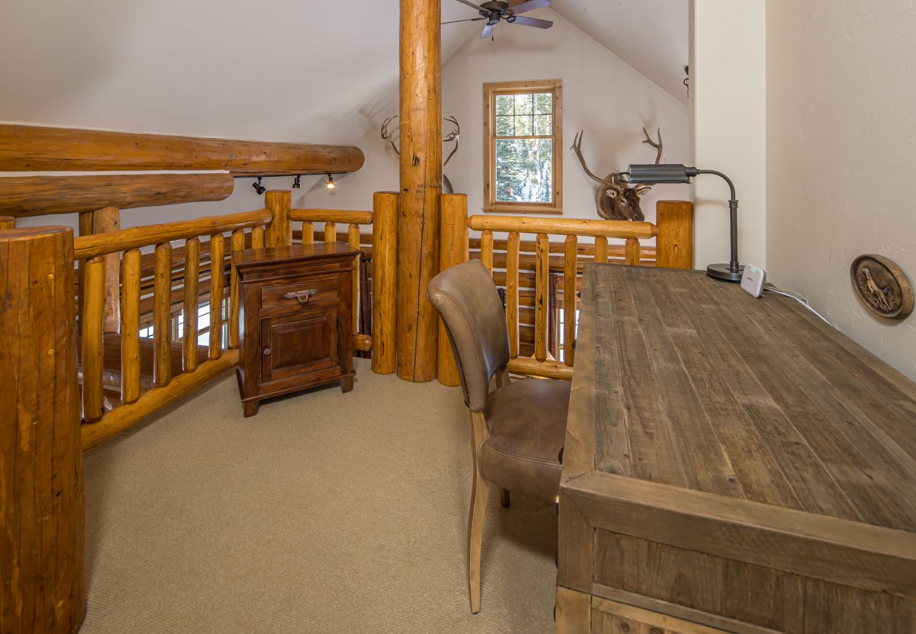 House in Big Sky - 4 Bedroom Ski-In-Ski-Out Big Sky Cabin