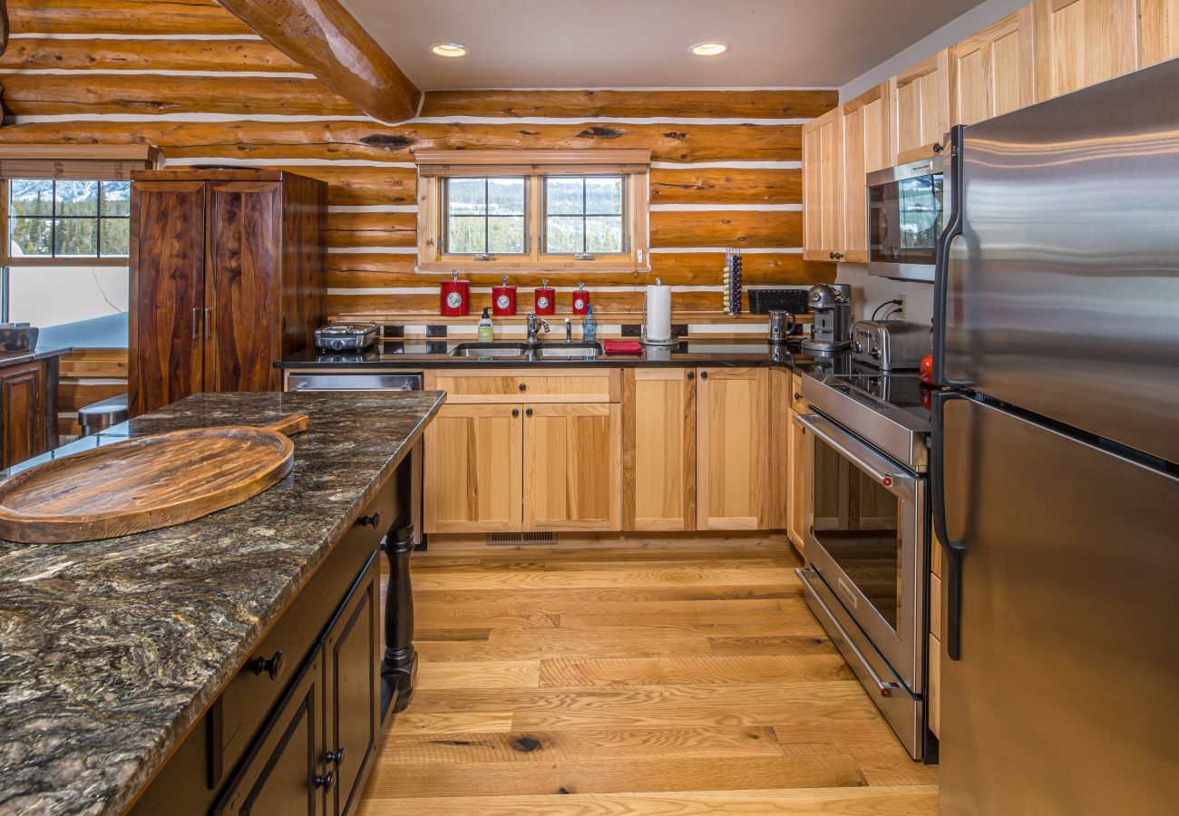 House in Big Sky - 4 Bedroom Ski-In-Ski-Out Big Sky Cabin