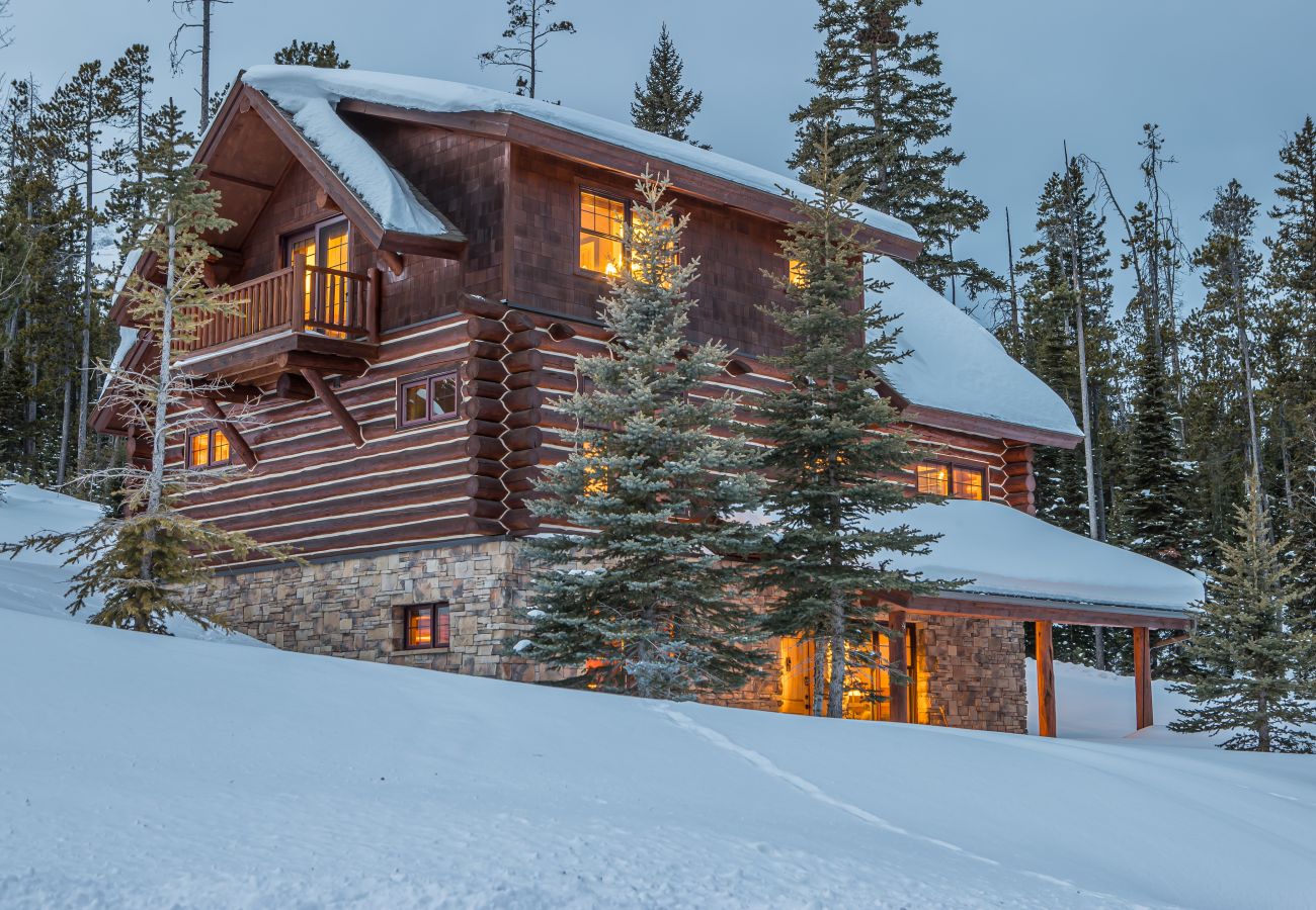 House in Big Sky - 4 Bedroom Ski-In-Ski-Out Big Sky Cabin