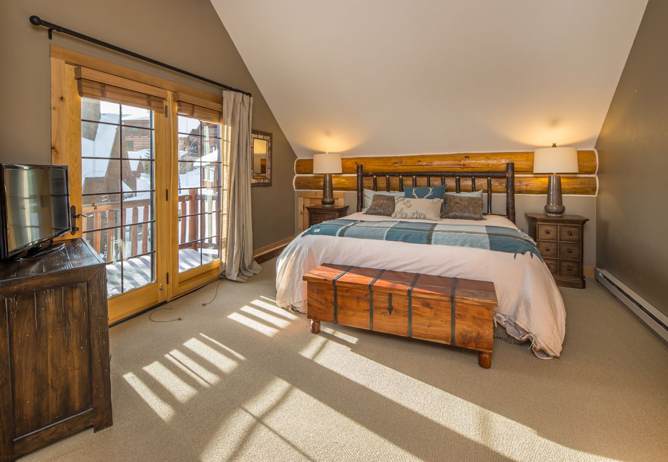 House in Big Sky - 4 Bedroom Ski-In-Ski-Out Big Sky Cabin
