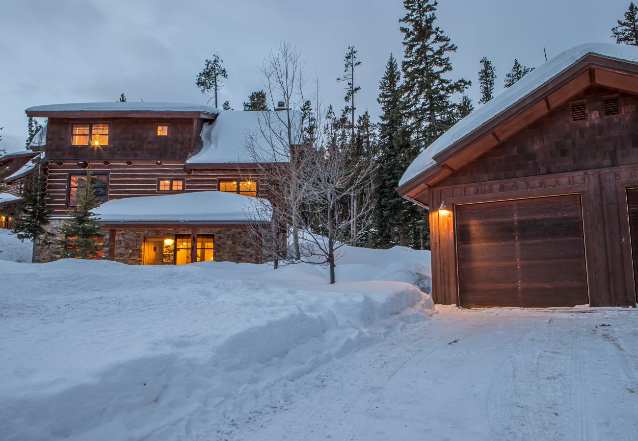 House in Big Sky - 4 Bedroom Ski-In-Ski-Out Big Sky Cabin
