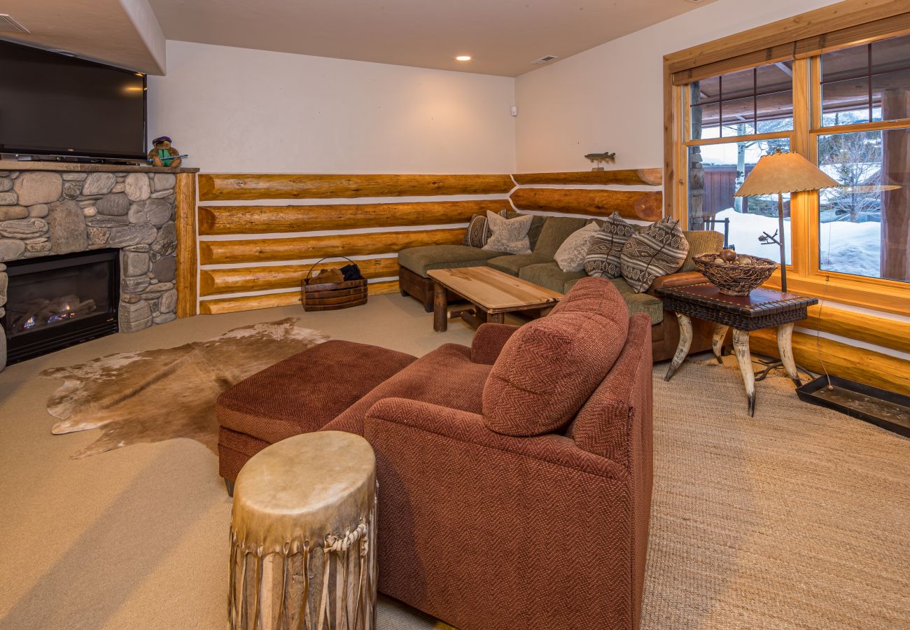 House in Big Sky - 4 Bedroom Ski-In-Ski-Out Big Sky Cabin