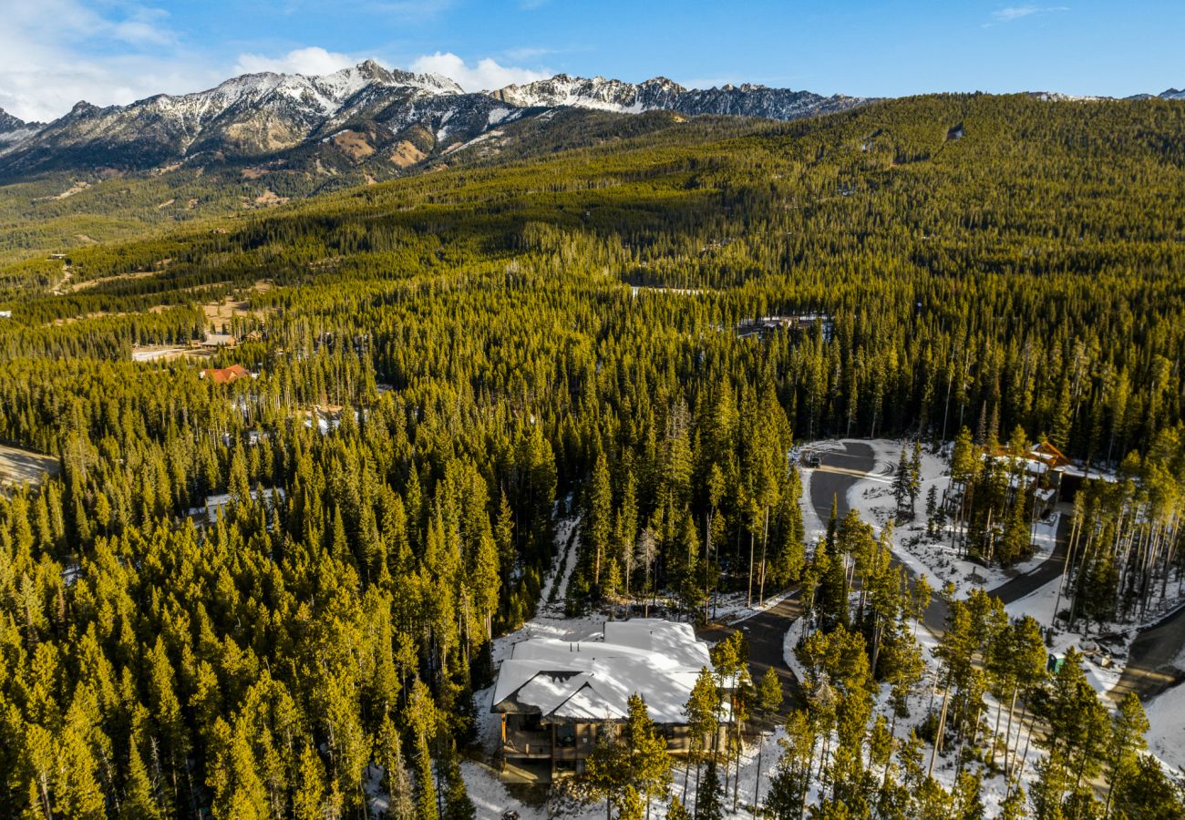 House in Big Sky - Big Sky Ski Retreat