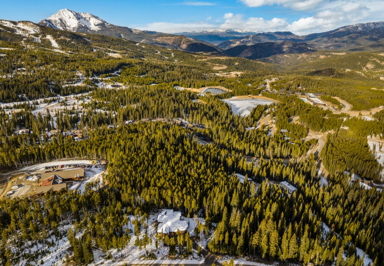 House in Big Sky - Big Sky Ski Retreat