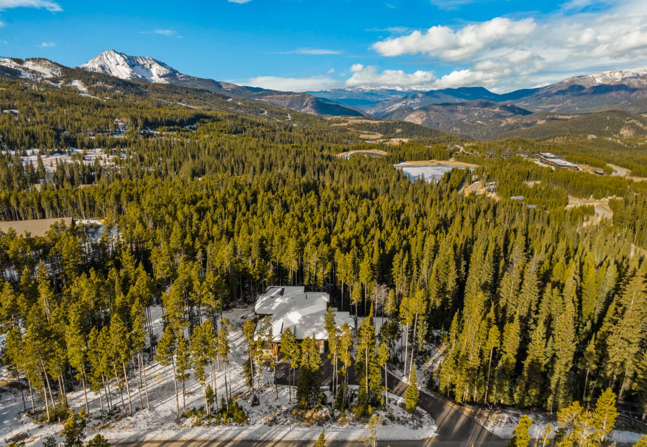 House in Big Sky - Big Sky Ski Retreat