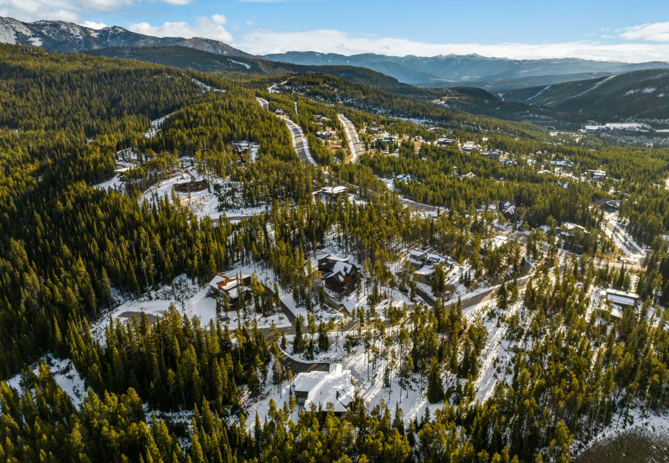 House in Big Sky - Big Sky Ski Retreat