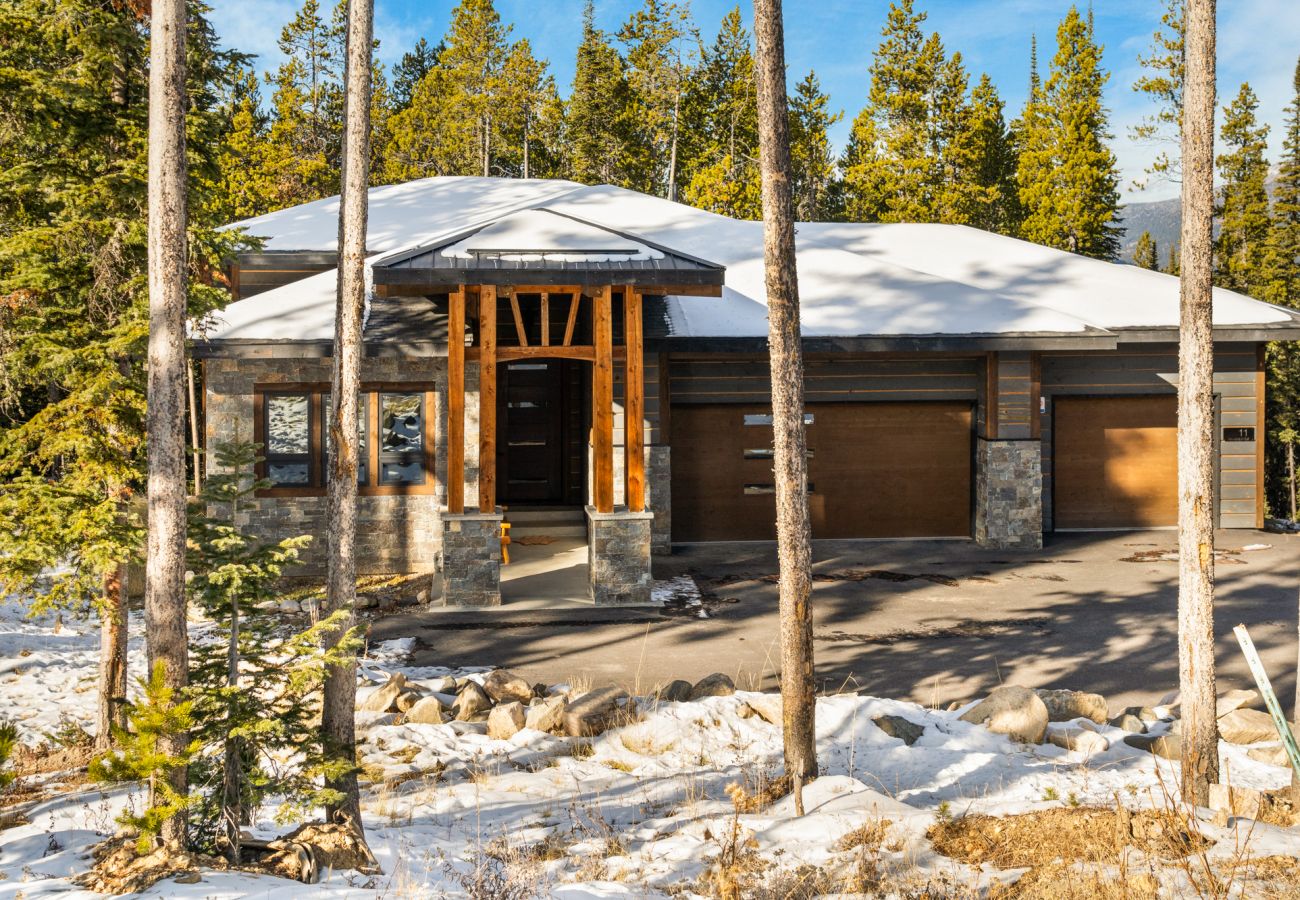 House in Big Sky - Big Sky Ski Retreat