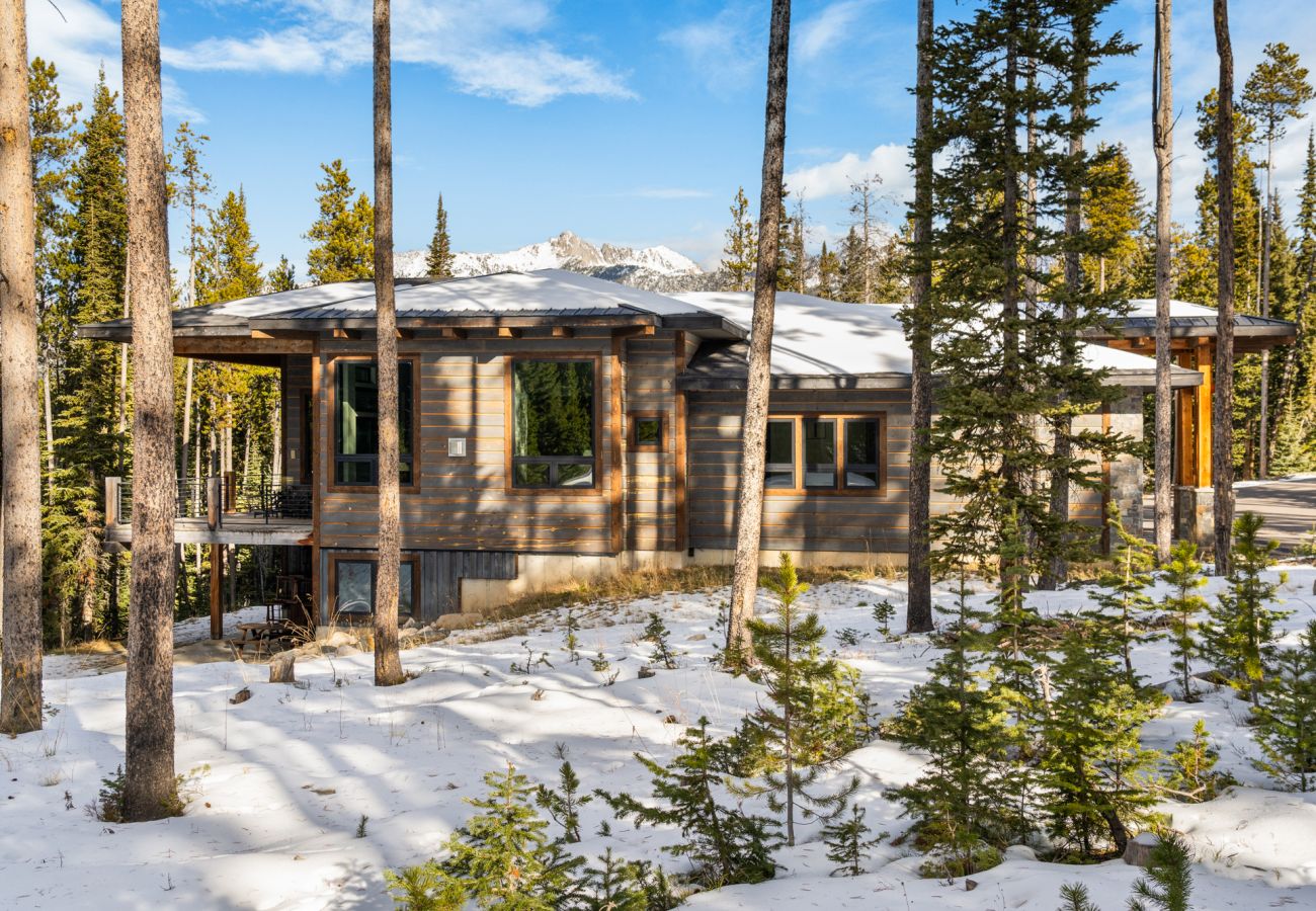House in Big Sky - Big Sky Ski Retreat