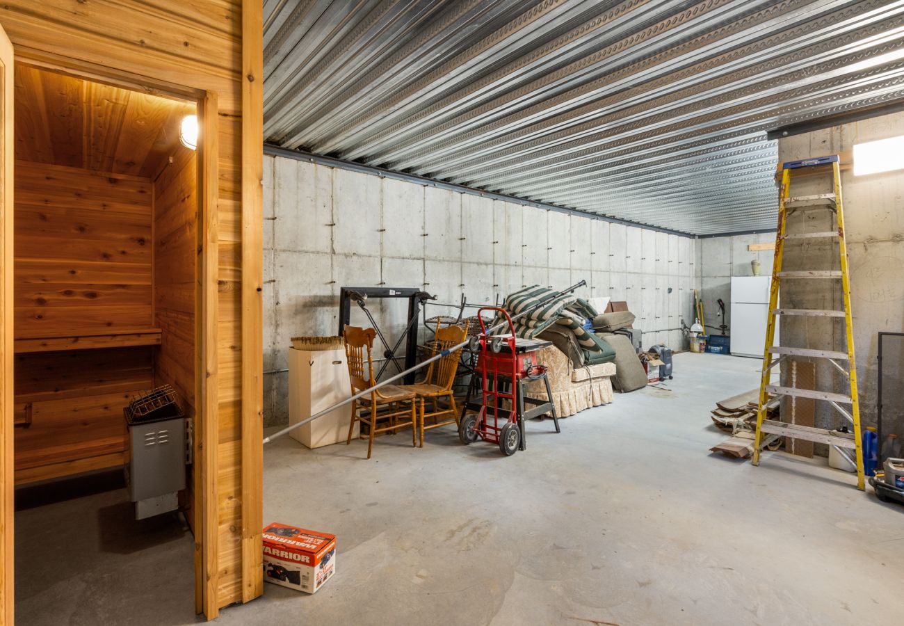House in Big Sky - Big Sky Ski Retreat