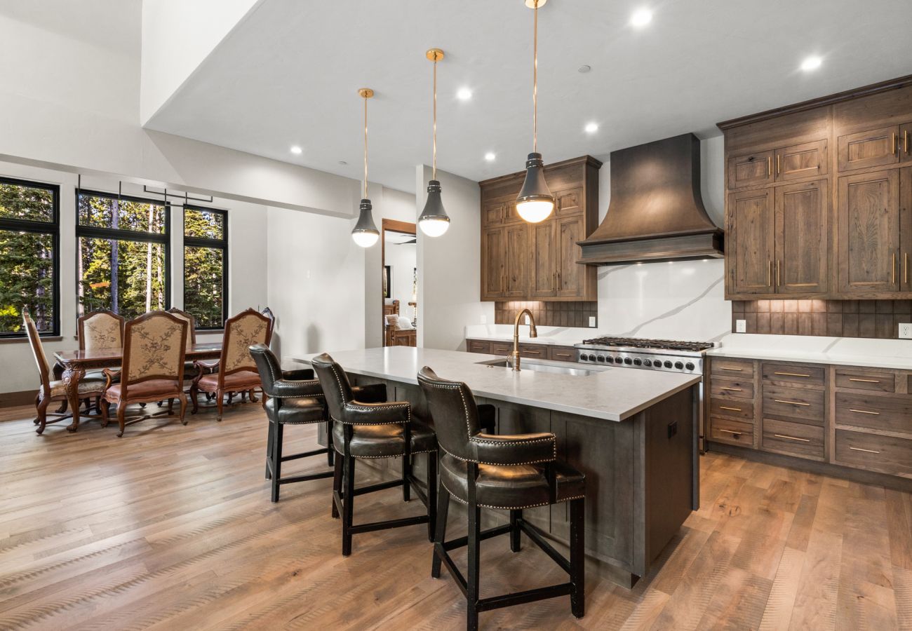 House in Big Sky - Big Sky Ski Retreat