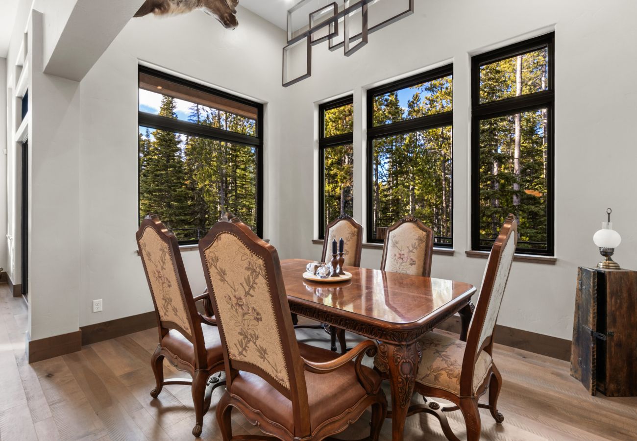 House in Big Sky - Big Sky Ski Retreat