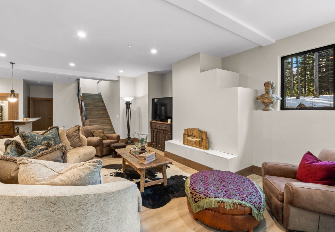 House in Big Sky - Big Sky Ski Retreat