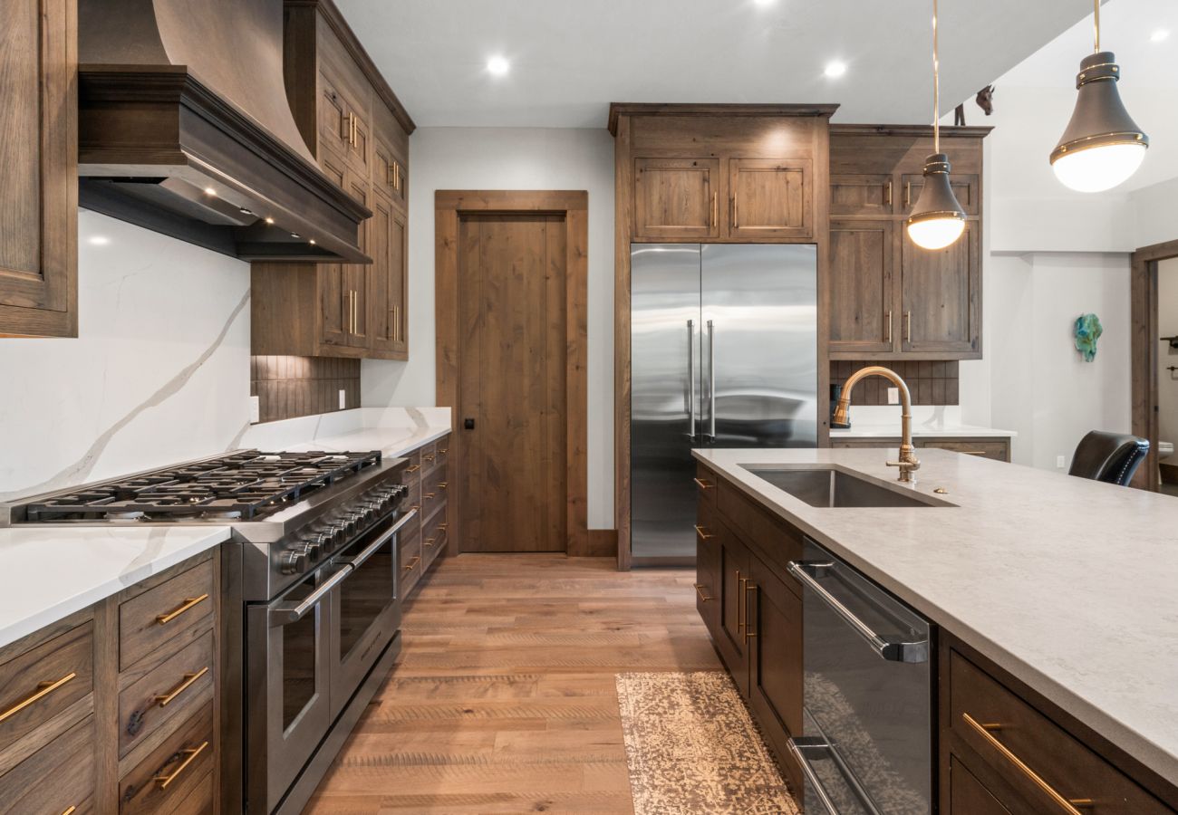 House in Big Sky - Big Sky Ski Retreat