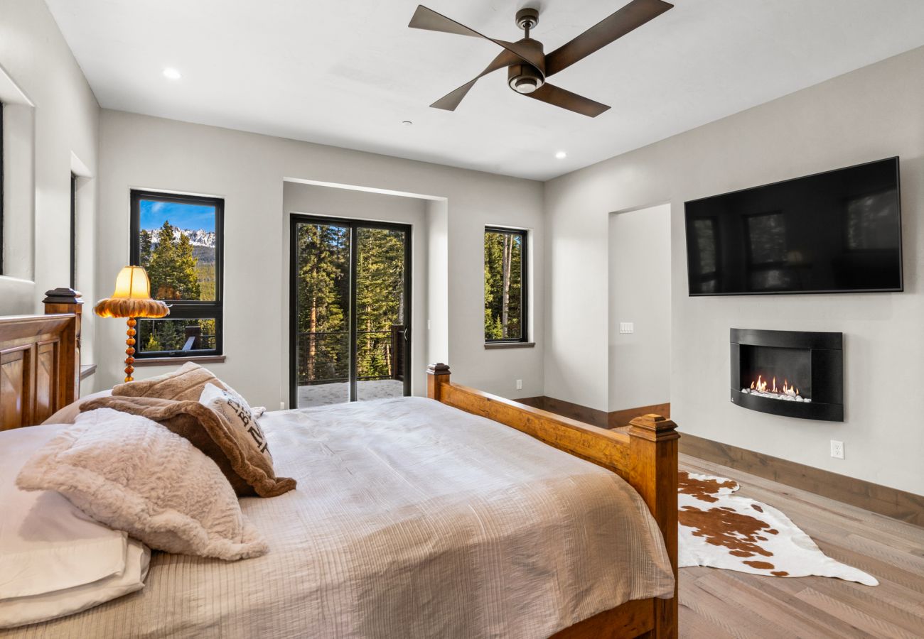 House in Big Sky - Big Sky Ski Retreat