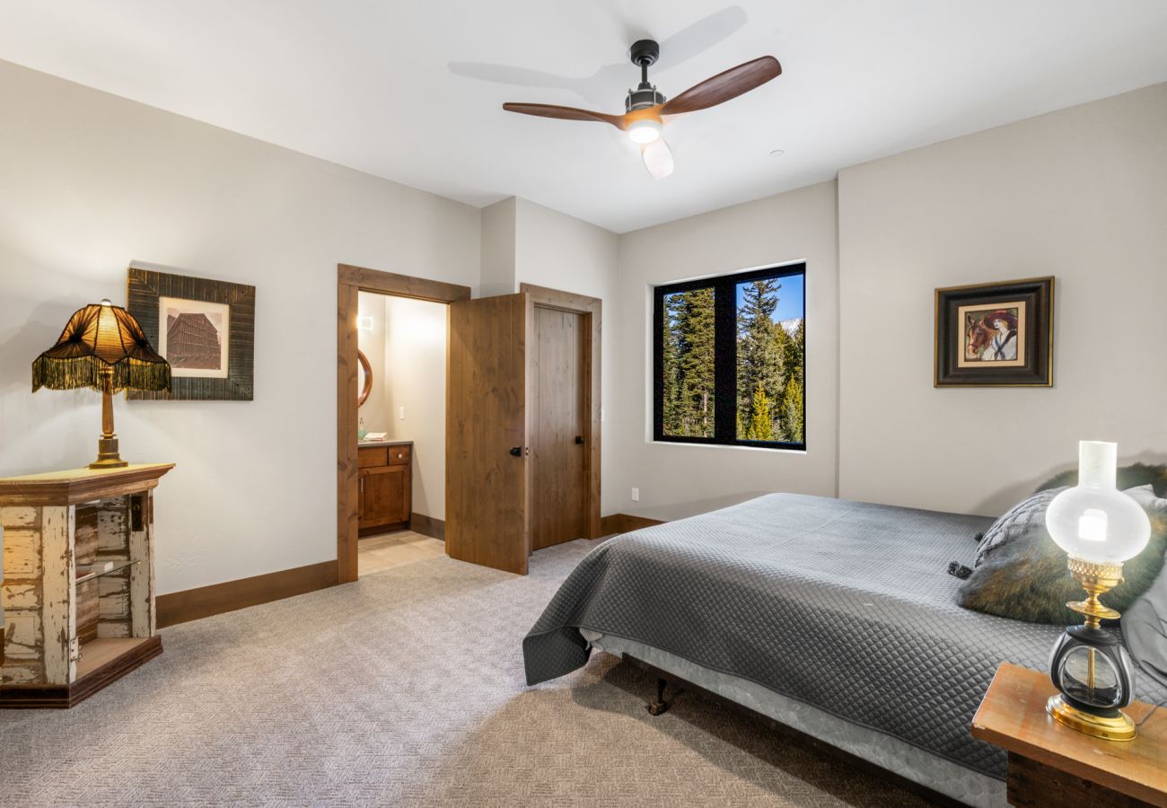 House in Big Sky - Big Sky Ski Retreat